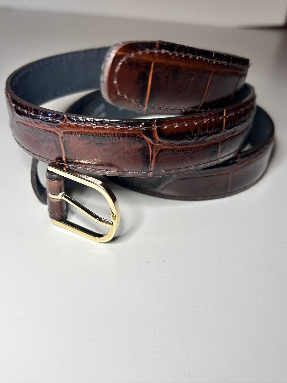 Simon’s Italian Leather Croc Embossed Belt, Brown w/ Gold Buckle. Size M